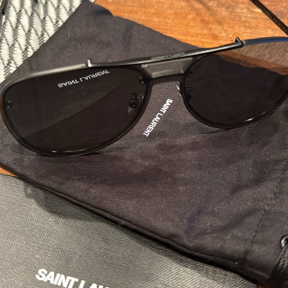 Saint Laurent Classic 11 Mask Sunglasses - Picture 5 of 6